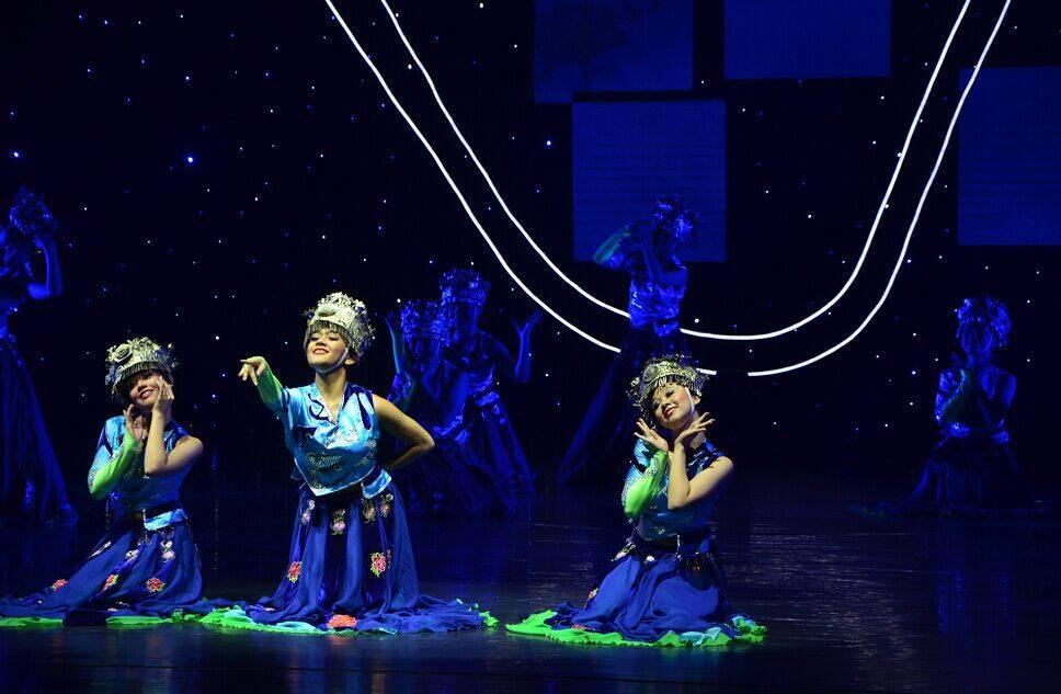 CKS College Chinese Dance Troupe in action