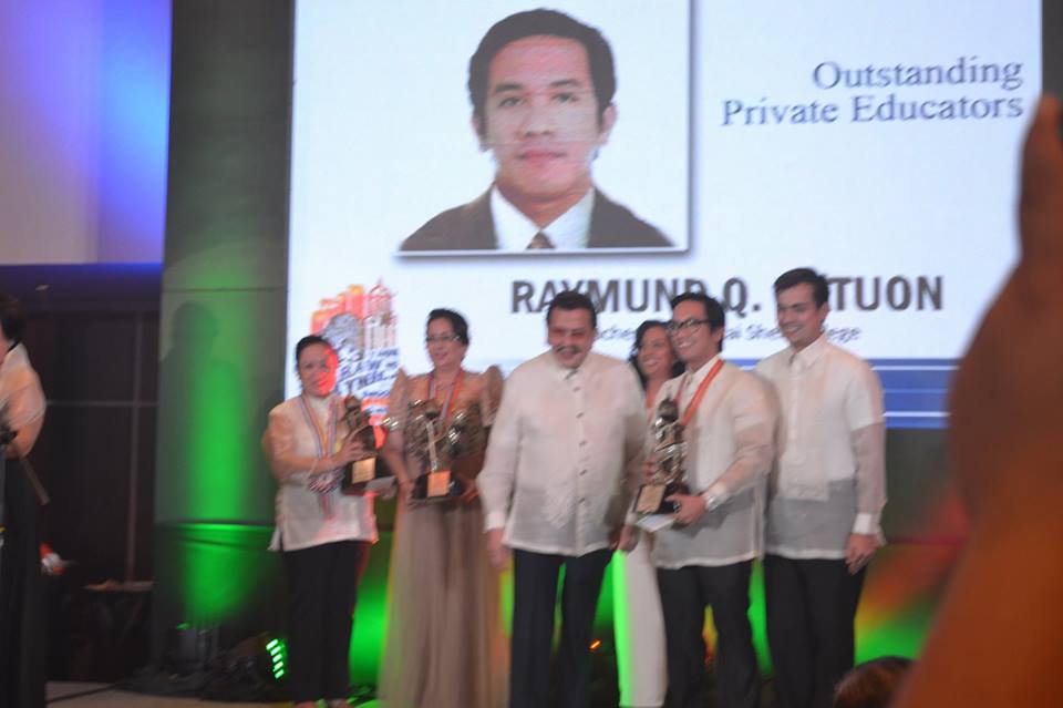 Dr. Datuon receives award from Mayor Estrada and Vice Mayor Moreno